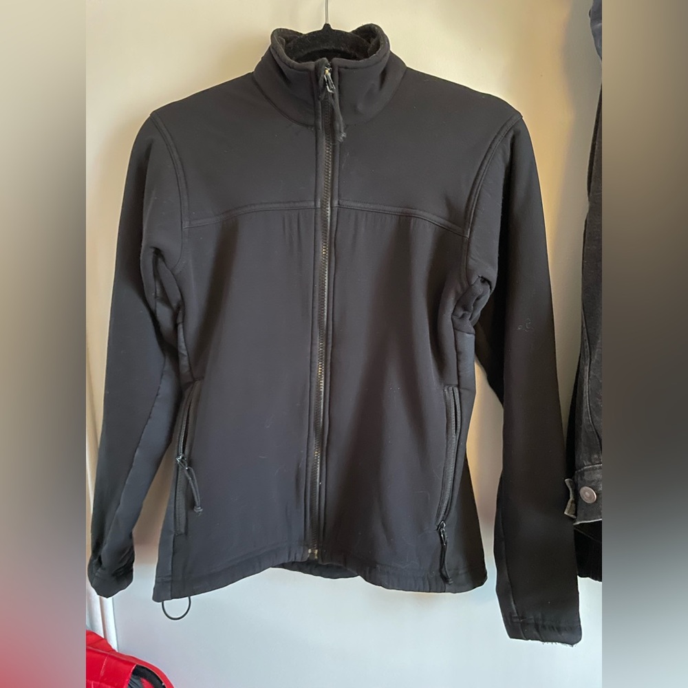 MEC  Woman’s Black Softshell Jacket